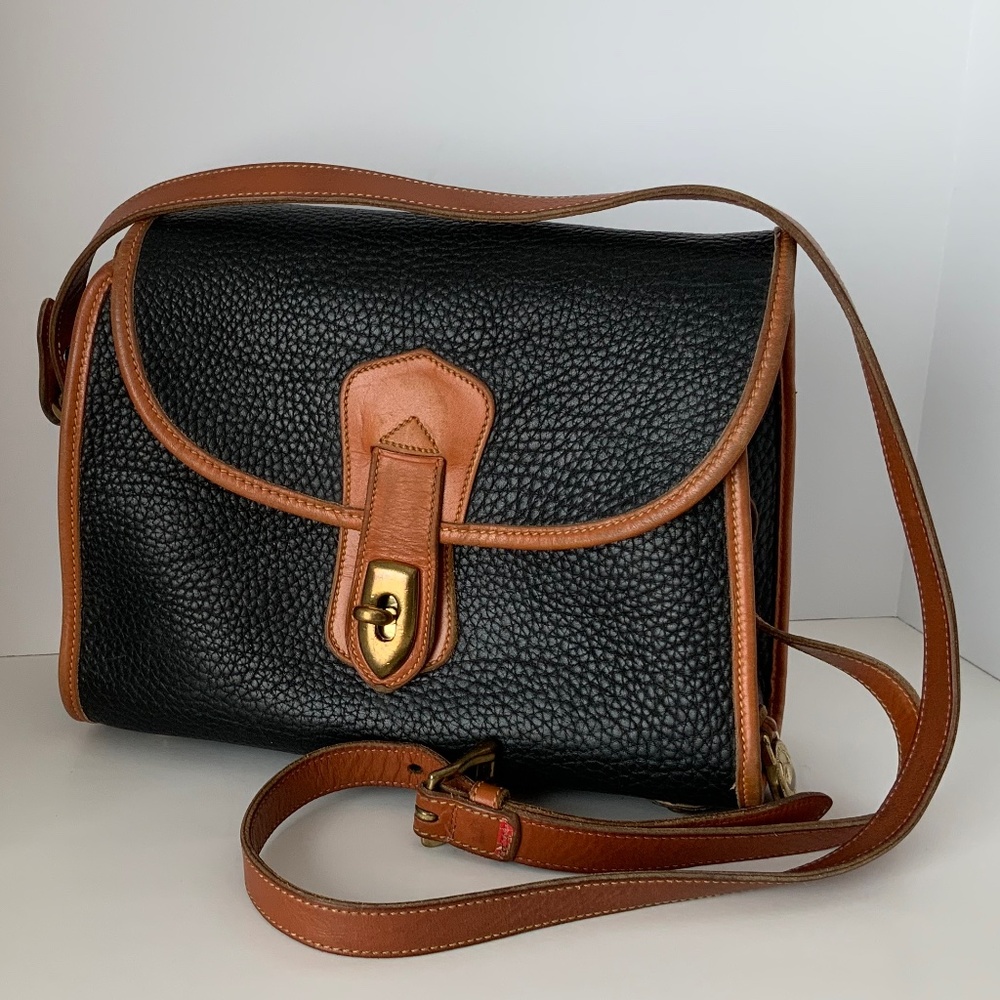 Dooney & Bourke Vintage Pebble Grain Purse. Vintage.